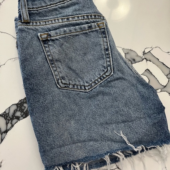 Forever 21 Kids Distressed Jean Sorts, Girls Size 7/8 - Picture 4 of 7